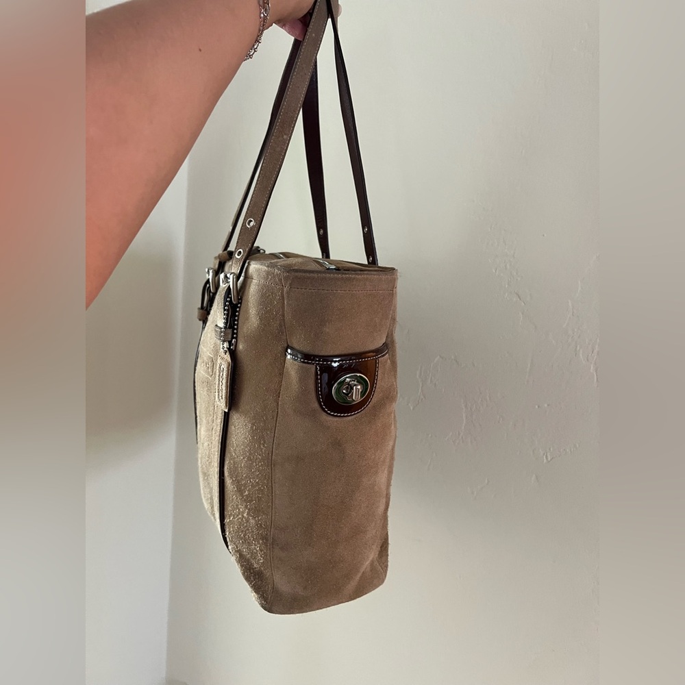 Authentic Coach Hampton Double Strap Suede Tote B… - image 2